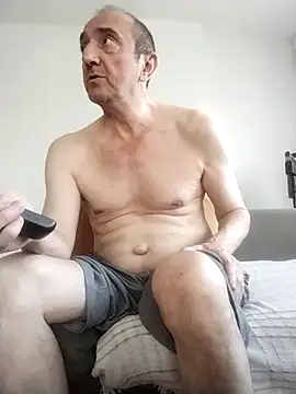 Snapshot of thekeys chatting on July 1, 2026, 6:03 am thekeys online show from July 1, 2026, 6:03 am