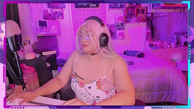 MegariaB online show from October 28, 2025, 3:51 am