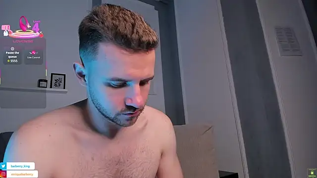 EnriqueBarberry online show from November 30, 2025, 6:25 am