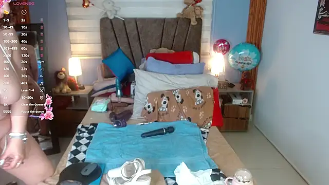 Snapshot of Nadia_84 chatting on September 12, 2025, 7:35 pm Nadia 84 online show from September 12, 2025, 7:35 pm
