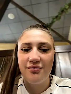 JessiMur online show from September 18, 2025, 7:44 am