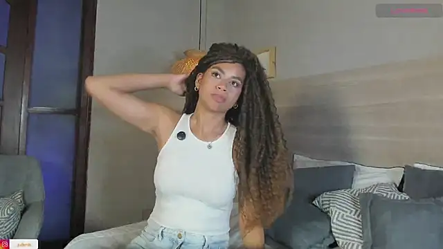 nayah   online show from February 13, 2026, 8:42 pm