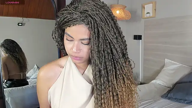 nayah   online show from April 11, 2026, 8:12 pm