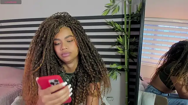 nayah   online show from September 14, 2025, 2:17 pm