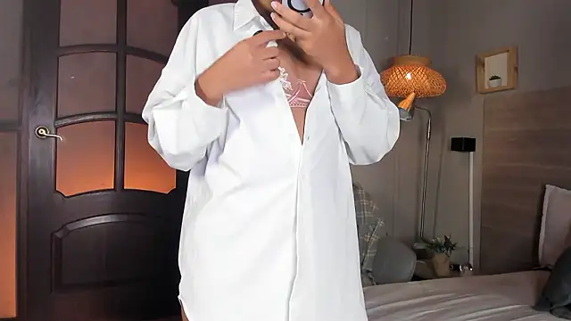 nayah   online show from February 23, 2026, 8:42 pm