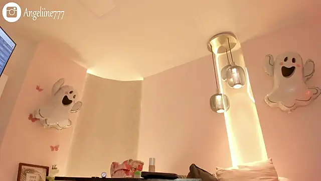 angeline-777 online show from October 28, 2025, 1:10 pm