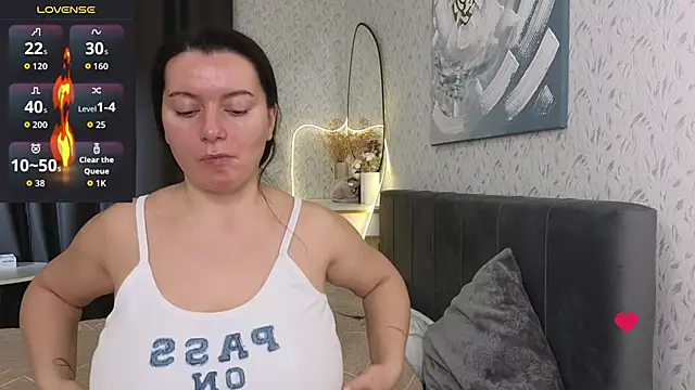 Snapshot of YourSweetDream_ chatting on February 8, 2026, 8:23 am YourSweetDream online show from February 8, 2026, 8:23 am