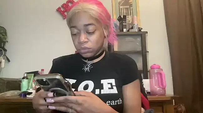 MommyConfident online show from March 23, 2025, 4:05 am