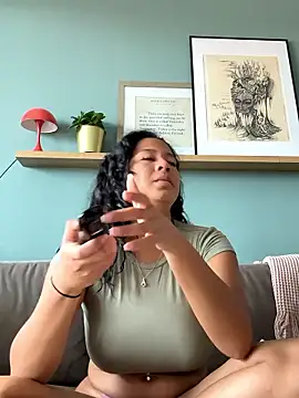 VanessaBling online show from May 18, 2026, 8:19 am