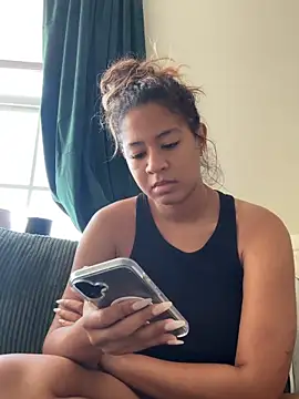 VanessaBling online show from October 3, 2025, 1:56 pm