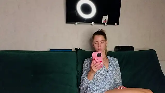 FoxLoveBasik online show from March 1, 2025, 5:38 pm