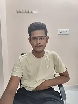 Snapshot of Dusky_Aarav chatting on July 4, 2026, 10:14 pm Dusky Aarav online show from July 4, 2026, 10:14 pm