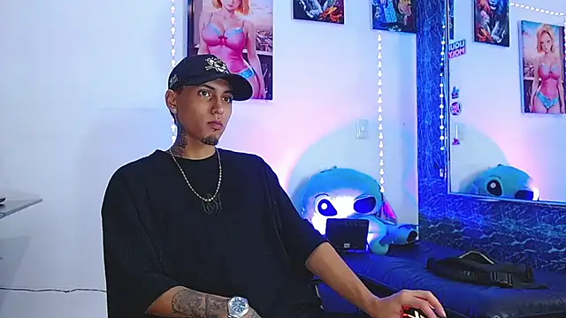 Liam lee online show from November 10, 2025, 11:32 pm