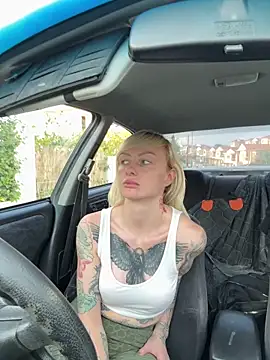 Snapshot of haileyhope_ chatting on December 7, 2024, 1:35 pm haileyhope  online show from December 7, 2024, 1:35 pm