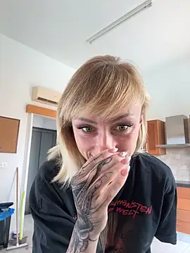 Snapshot of haileyhope_ chatting on October 3, 2025, 8:49 am haileyhope  online show from October 3, 2025, 8:49 am