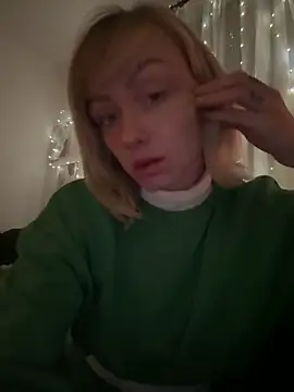 haileyhope  online show from February 15, 2026, 7:35 pm