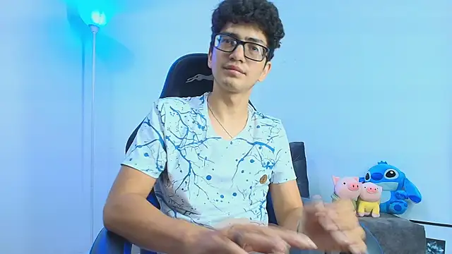 TylerWhite  online show from September 18, 2025, 3:53 am