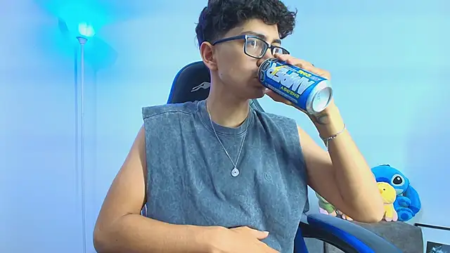 TylerWhite  online show from October 10, 2025, 4:24 am