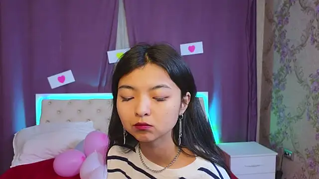 Snapshot of Shy_Kira chatting on February 10, 2025, 12:50 pm Shy Kira online show from February 10, 2025, 12:50 pm