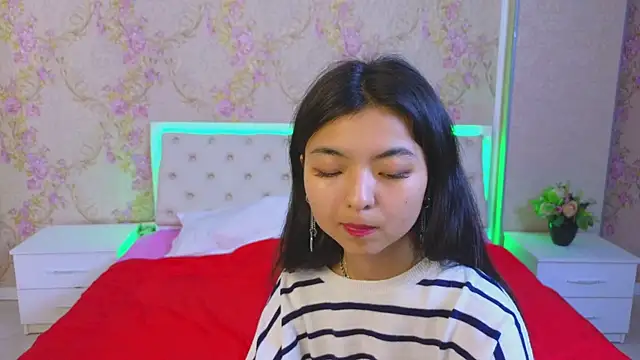 Snapshot of Shy_Kira chatting on January 27, 2025, 3:39 pm Shy Kira online show from January 27, 2025, 3:39 pm