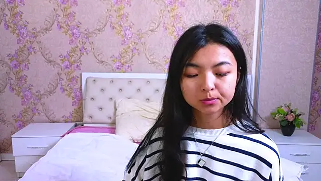 Snapshot of Shy_Kira chatting on January 24, 2025, 6:35 pm Shy Kira online show from January 24, 2025, 6:35 pm