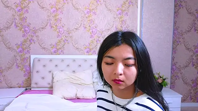 Snapshot of Shy_Kira chatting on January 24, 2025, 3:34 pm Shy Kira online show from January 24, 2025, 3:34 pm