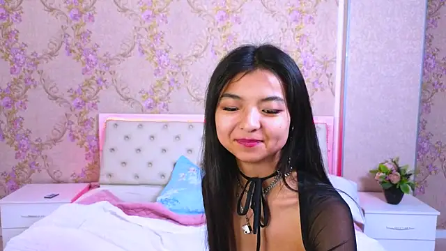 Snapshot of Shy_Kira chatting on January 22, 2025, 7:13 pm Shy Kira online show from January 22, 2025, 7:13 pm