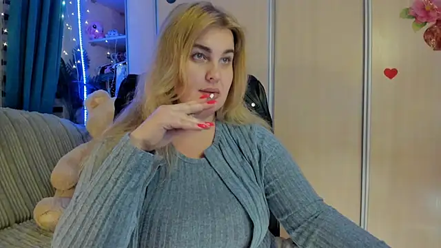 CoraSwon online show from March 3, 2026, 5:53 pm