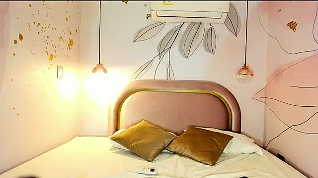 Maxim-Walker online show from September 20, 2025, 1:32 am