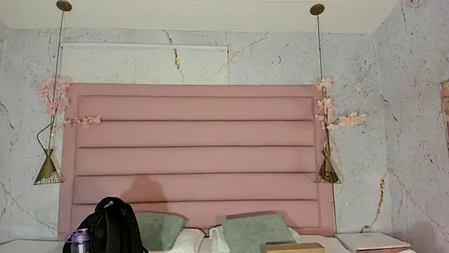 Maxim-Walker online show from September 19, 2025, 3:54 am