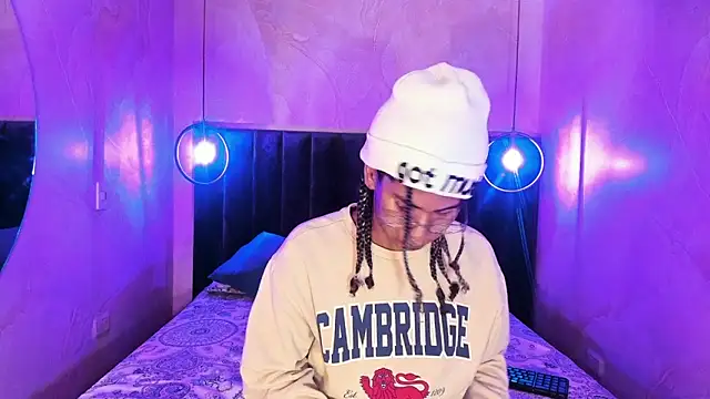 Maxim-Walker online show from November 24, 2025, 3:06 am