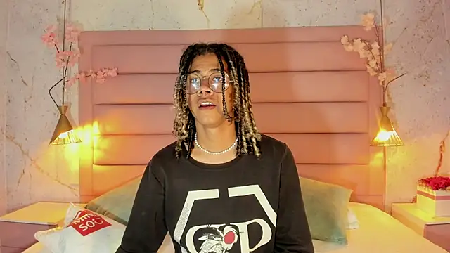 Maxim-Walker online show from September 26, 2025, 2:51 am