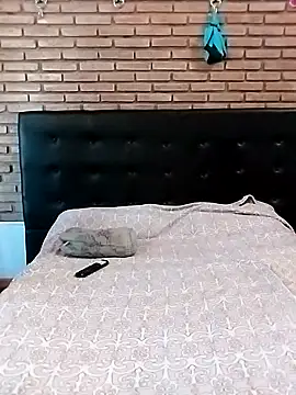 littlebrunett online show from September 30, 2025, 11:16 am