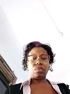 littlebrunett online show from March 9, 2026, 1:47 pm