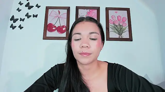 Emiily Parkerr online show from June 2, 2026, 10:32 pm