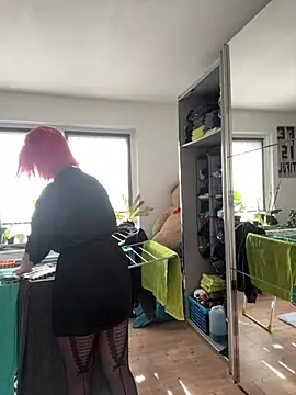 Off  Melonenmandy online show from February 24, 2025, 11:43 am