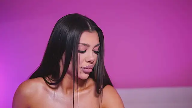 Snapshot of NatyDesiree chatting on March 13, 2025, 5:00 am NatyDesiree online show from March 13, 2025, 5:00 am