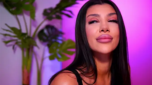 Snapshot of NatyDesiree chatting on March 19, 2025, 8:12 am NatyDesiree online show from March 19, 2025, 8:12 am