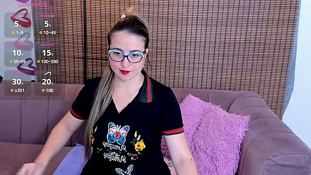 Snapshot of ariana_cross chatting on March 2, 2025, 12:36 pm ariana cross online show from March 2, 2025, 12:36 pm