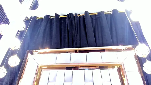 RileySweett online show from October 3, 2025, 11:45 am