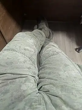 justwatchbaby online show from April 19, 2026, 4:35 am