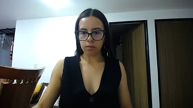 Snapshot of Mariam_Gomezxxx chatting on May 4, 2026, 6:44 pm Mariam Gomezxxx online show from May 4, 2026, 6:44 pm
