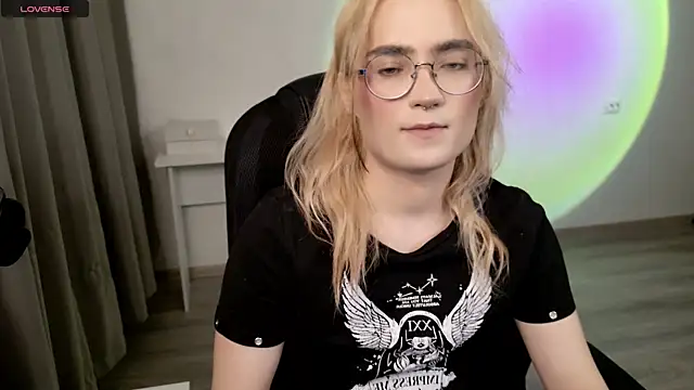 CuteYukiKun online show from March 13, 2026, 6:13 pm