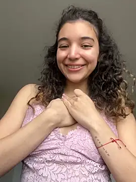 uniquerossie online show from November 21, 2025, 8:46 am