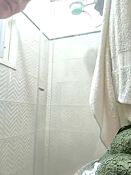 Snapshot of LuisaFernanda170823 chatting on March 25, 2026, 10:36 am LuisaFernanda170823 online show from March 25, 2026, 10:36 am