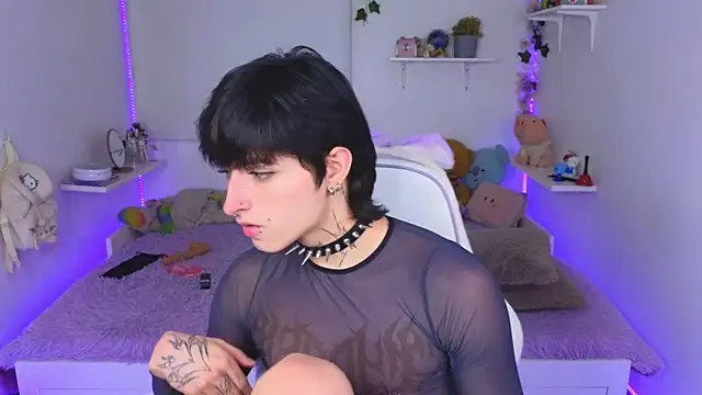 Baby Xian online show from November 20, 2025, 6:14 am