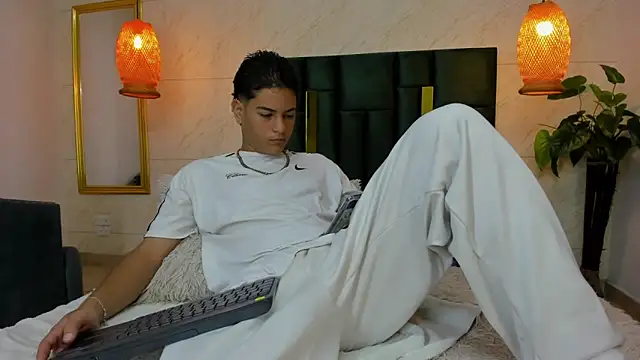 Levy Steve online show from October 12, 2025, 3:30 am