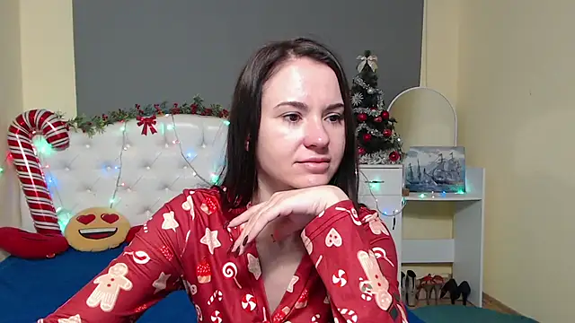 KaraCriegs online show from December 14, 2025, 6:46 pm