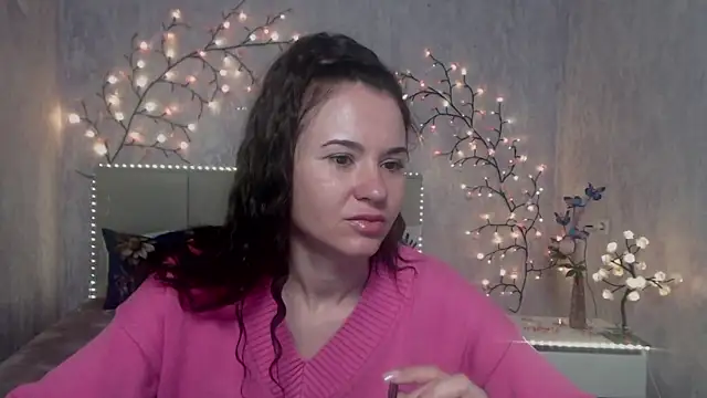 KaraCriegs online show from April 15, 2026, 8:20 pm