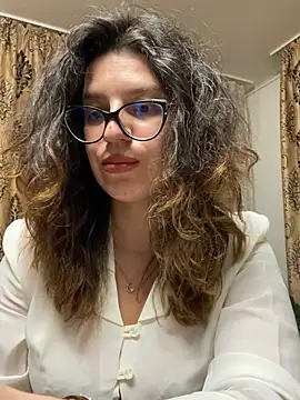 NadiraNoor online show from March 4, 2026, 9:11 pm